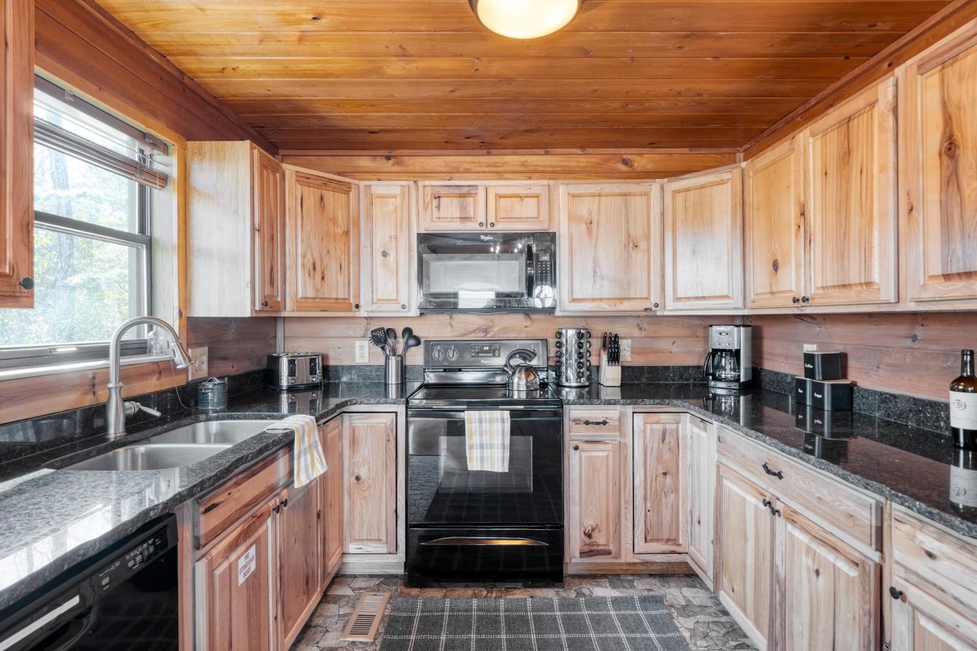 Fontana By Avantstay Gorgeous Mountain Cabin W Views Hot Tub Game Room Гатлінбург Екстер'єр фото