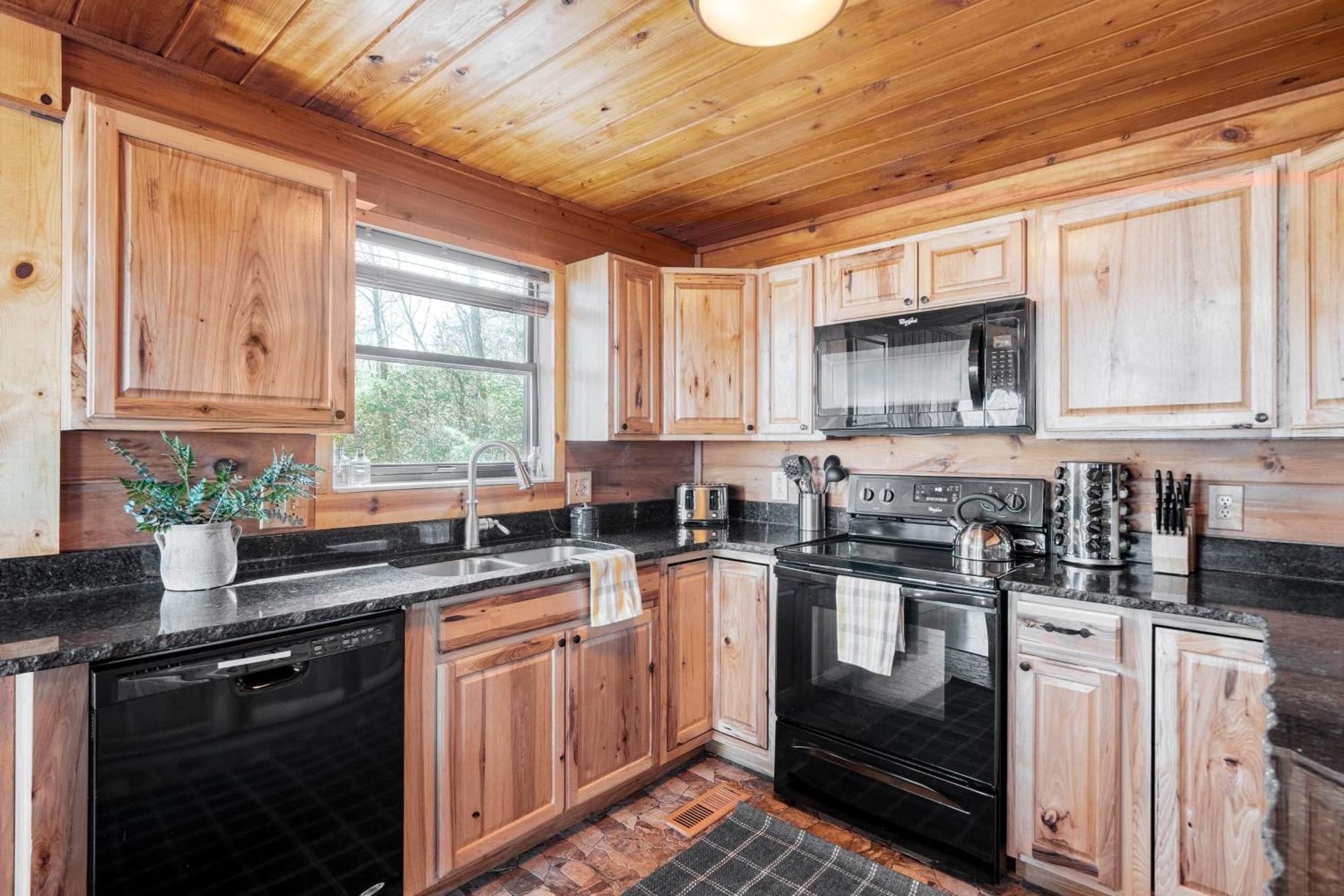 Fontana By Avantstay Gorgeous Mountain Cabin W Views Hot Tub Game Room Гатлінбург Екстер'єр фото